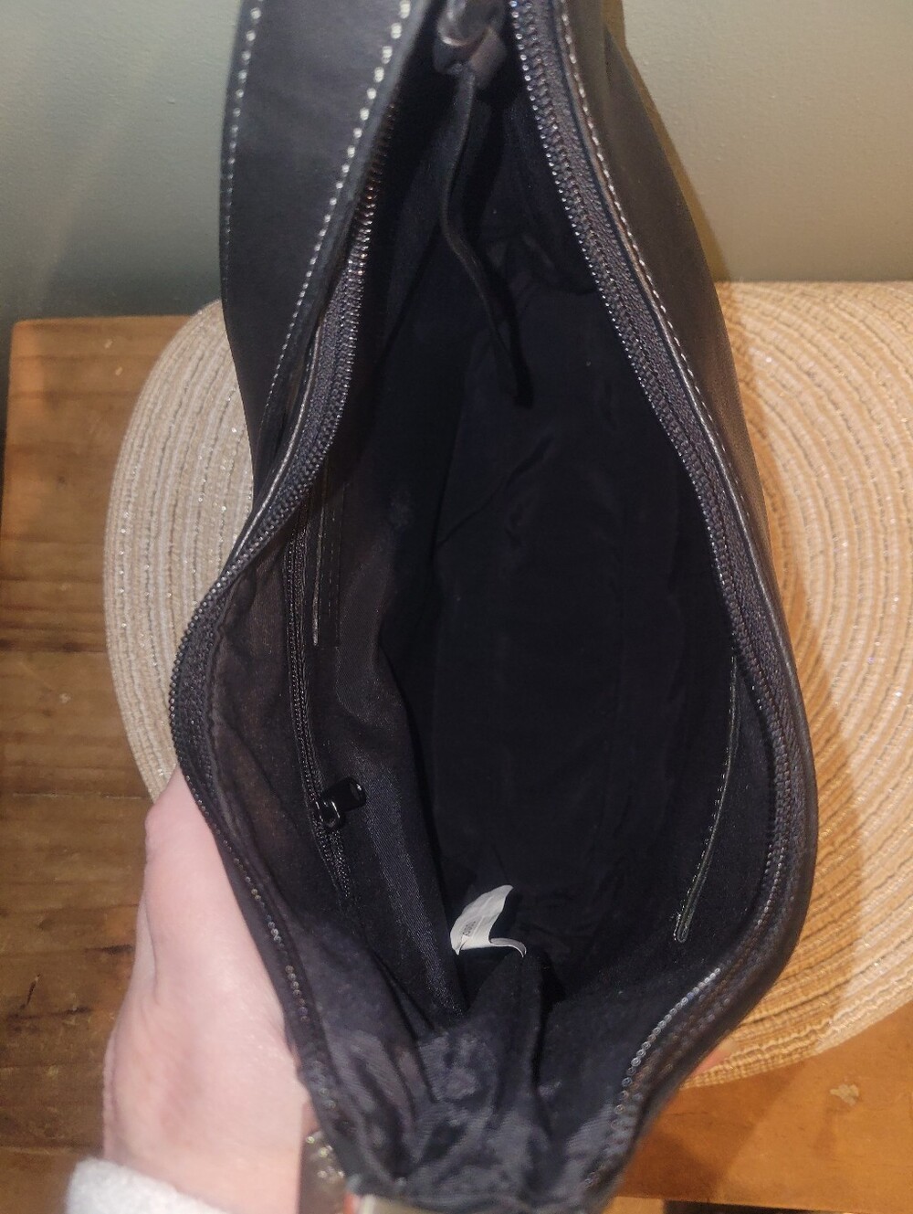 Tignanello Black Leather Shoulder Hobo Bag - Picture 5 of 8